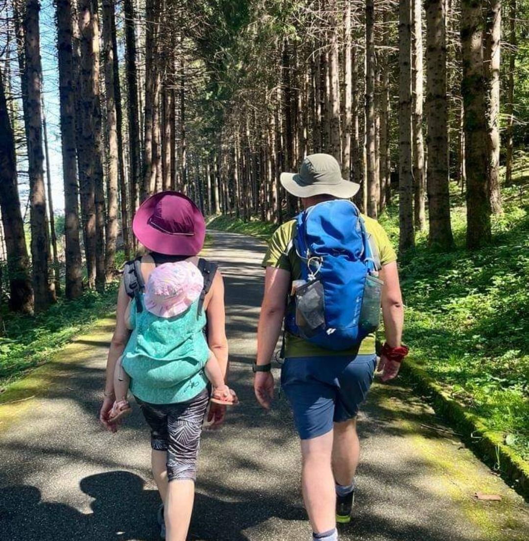 “Escursioni  con un neonato: cosa portare nello zaino”